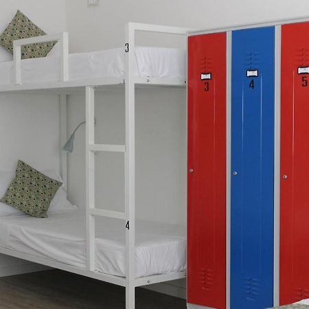 Lake Garda Beach Hostel パデンゲ・スル・ガルダ エクステリア 写真