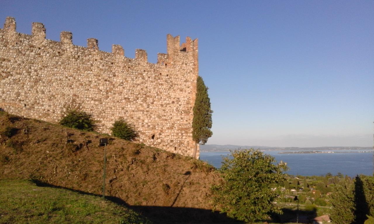 Lake Garda Beach Hostel パデンゲ・スル・ガルダ エクステリア 写真